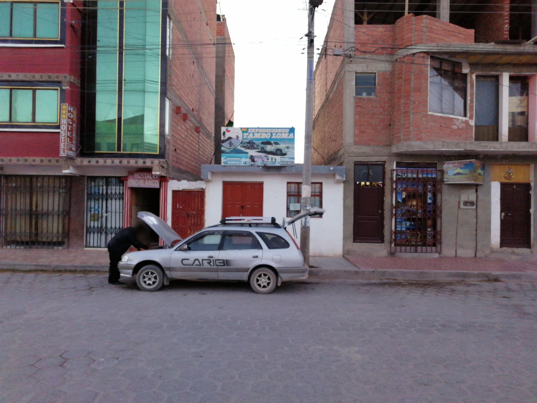Street view near Salt eye hostal, Uyuni — © rodolfovar (CC BY-SA · Mapillary)