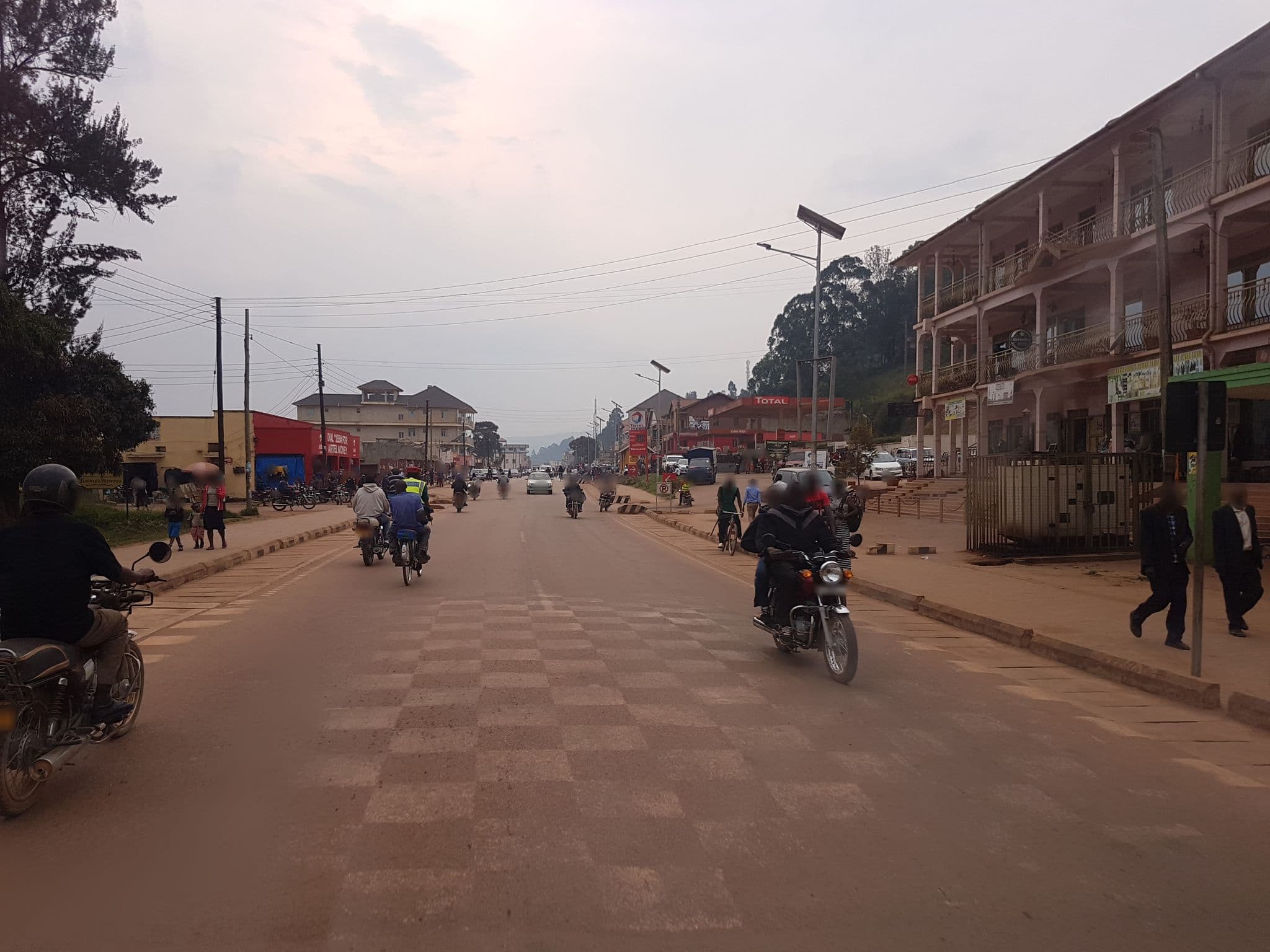 Street view near Capricorn Executive Hotel, Kabale — © shamillah (CC BY-SA · Mapillary)