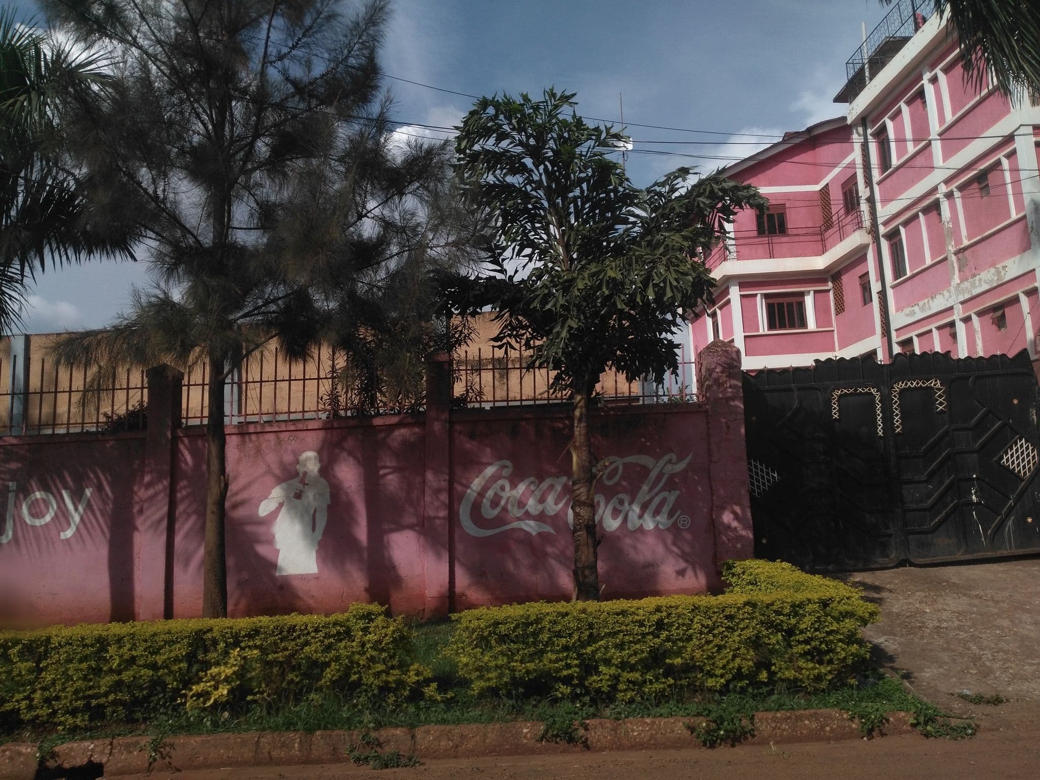 Street view near Bellevue Hotel, Jinja — © ralebipim (CC BY-SA · Mapillary)