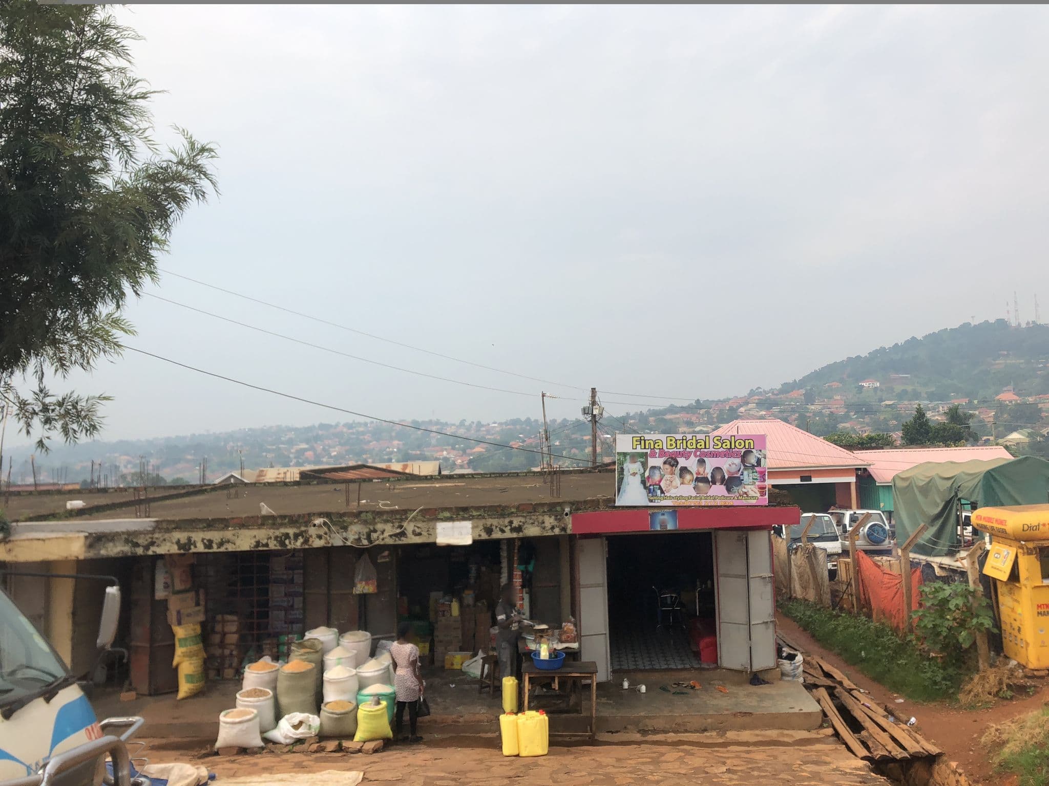 Street view near Mukono Resort Hotel, Mukono — © steph202 (CC BY-SA · Mapillary)