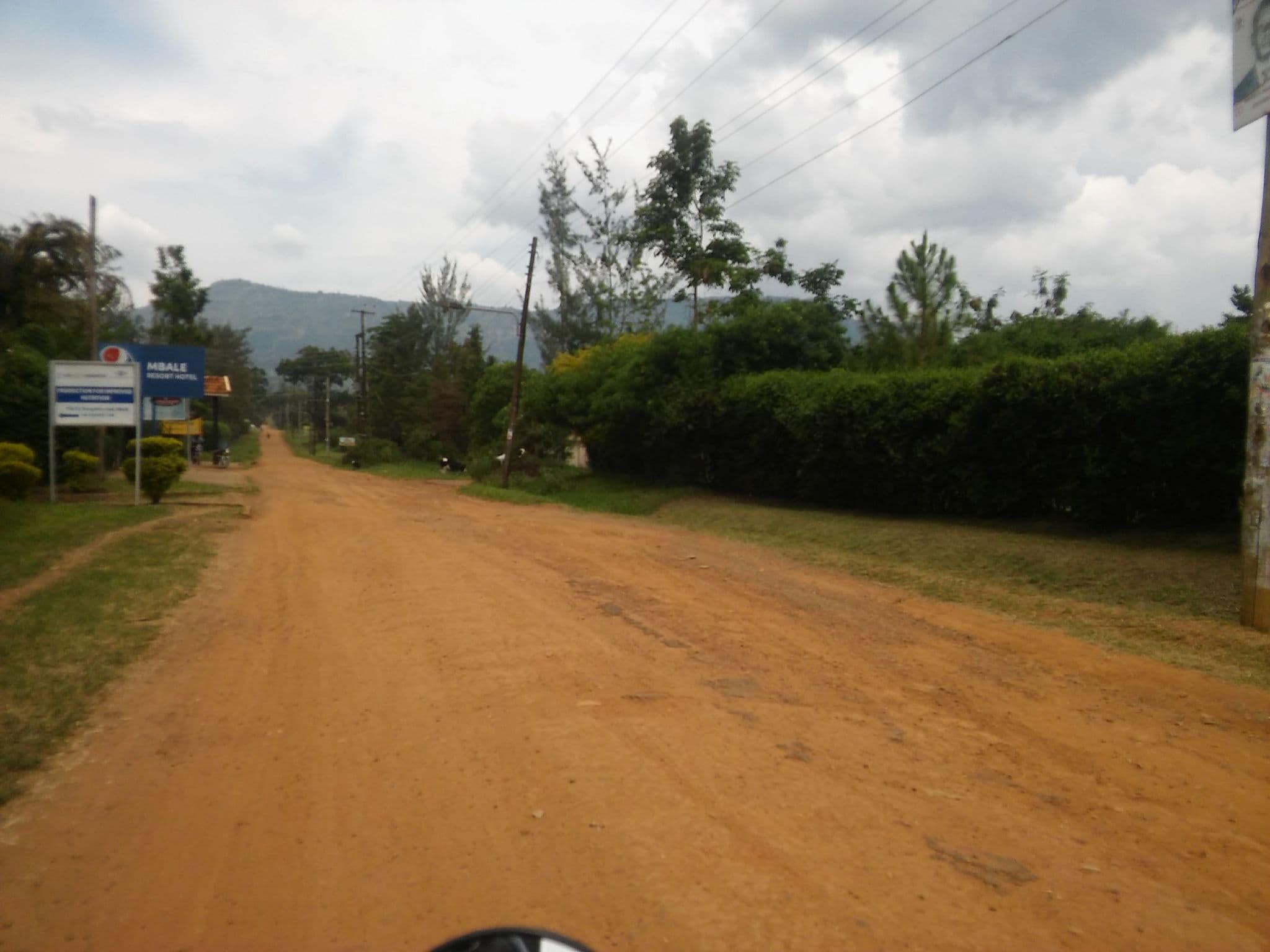 Street view near Mbale Resort Hotel-New Wing, Mbale — © hills95 (CC BY-SA · Mapillary)