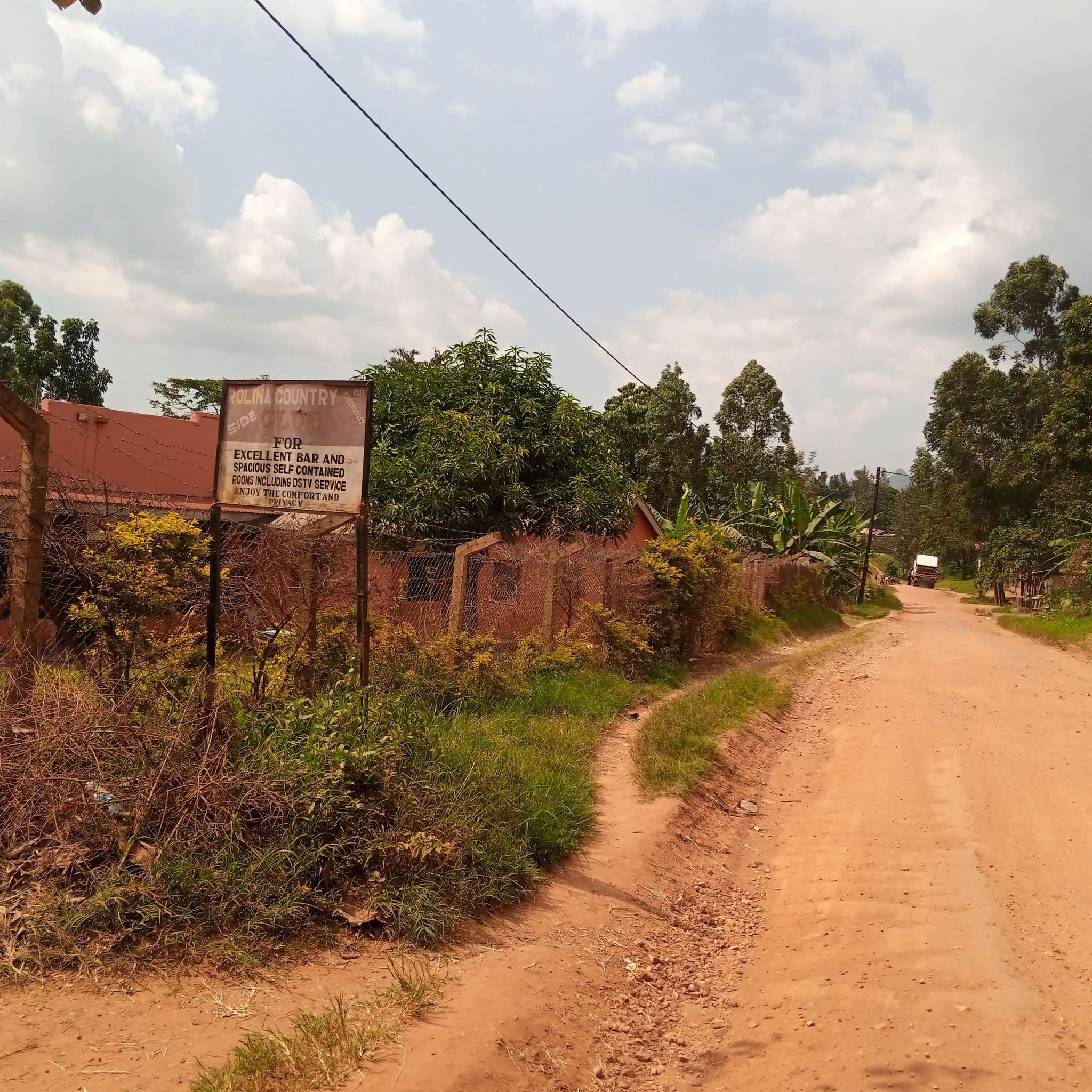 Street view near ROLINA COUNTRY SIDE CLUB, Mbale — © evlyntumwah (CC BY-SA · Mapillary)