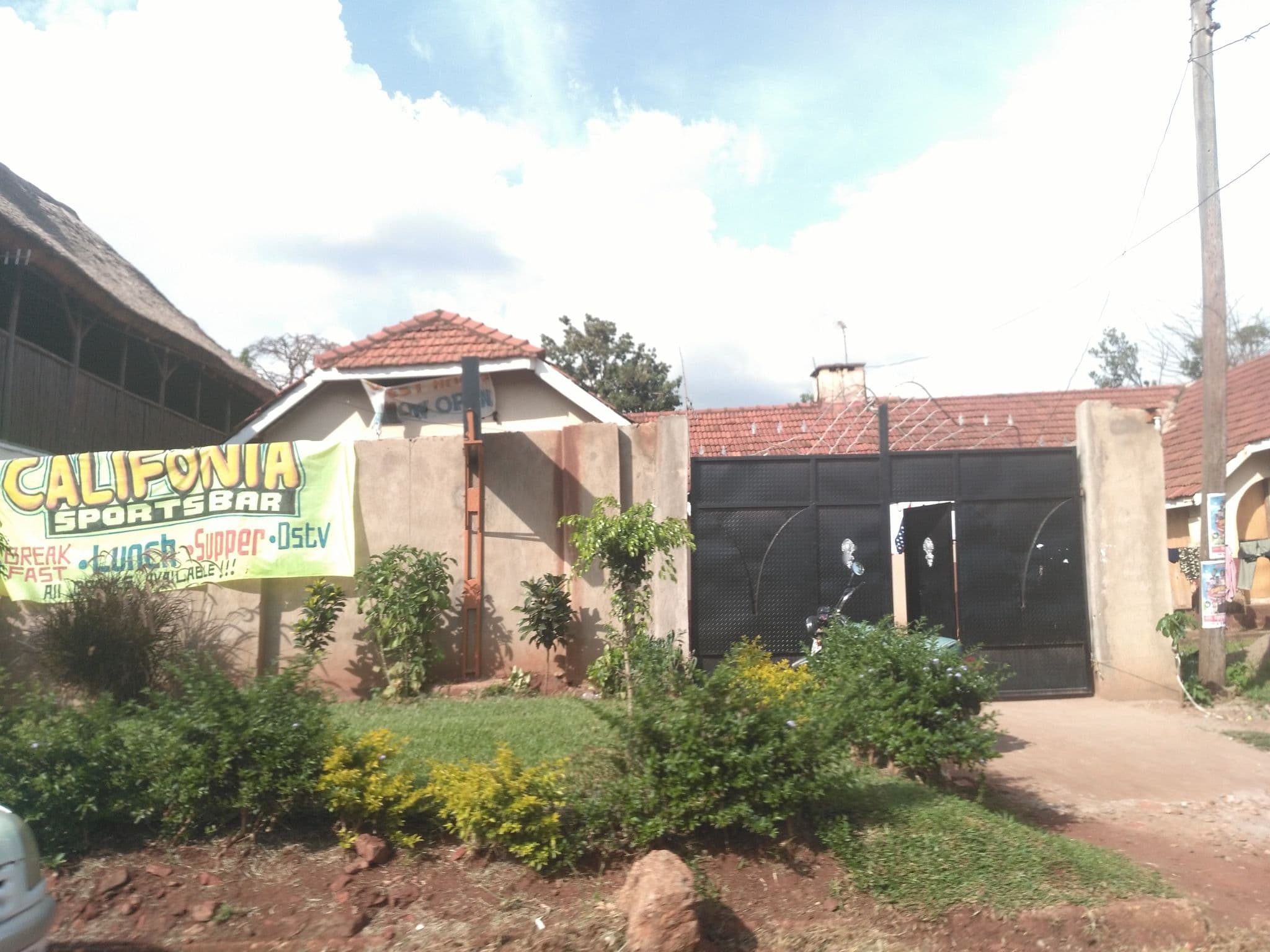 Street view near California Bar & Guest House, Jinja — © ralebipim (CC BY-SA · Mapillary)