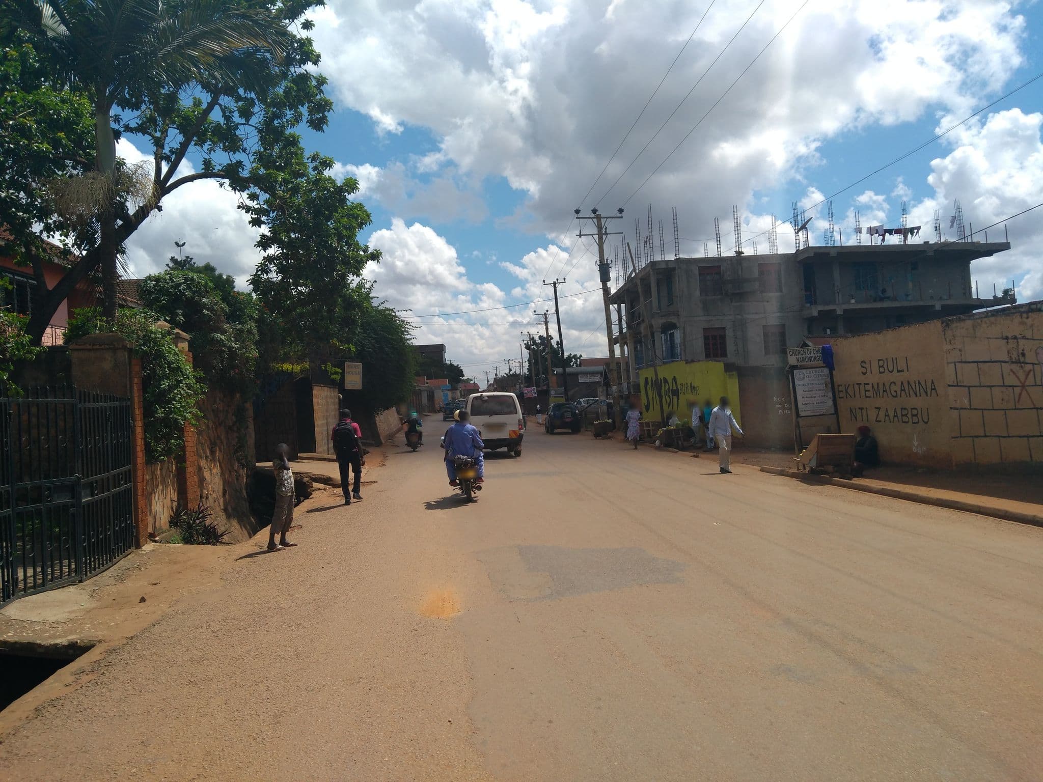 Street view near Paradise Inn, Kampala