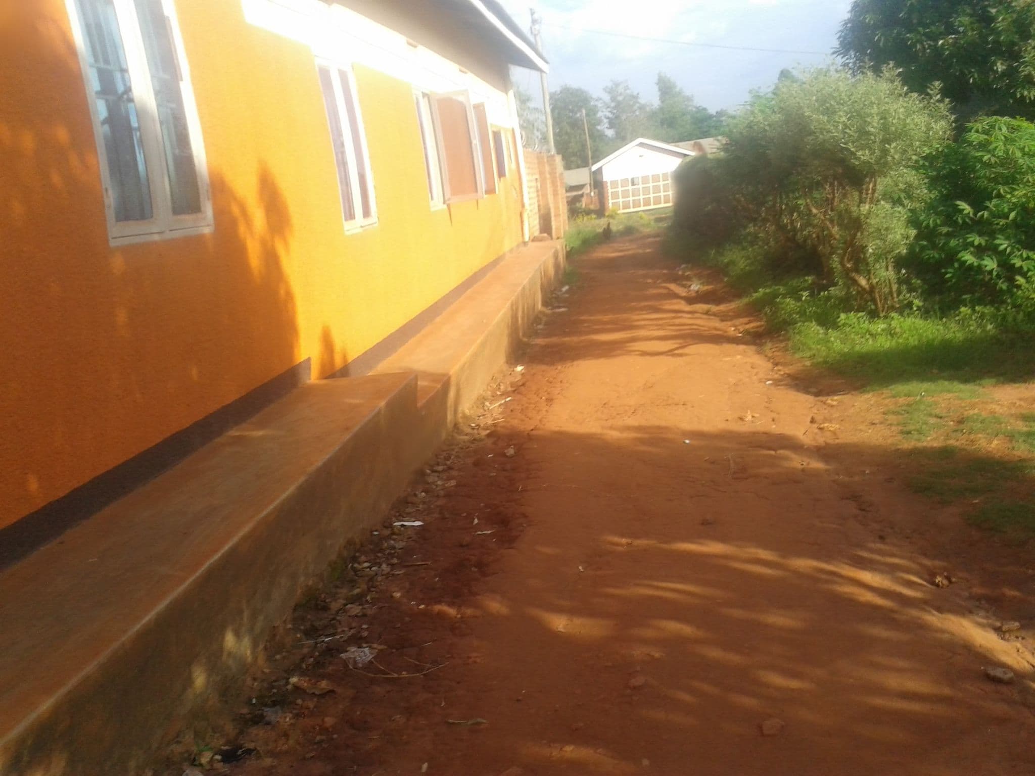 Street view near Redeemer Hostel, Gulu — © juweni (CC BY-SA · Mapillary)