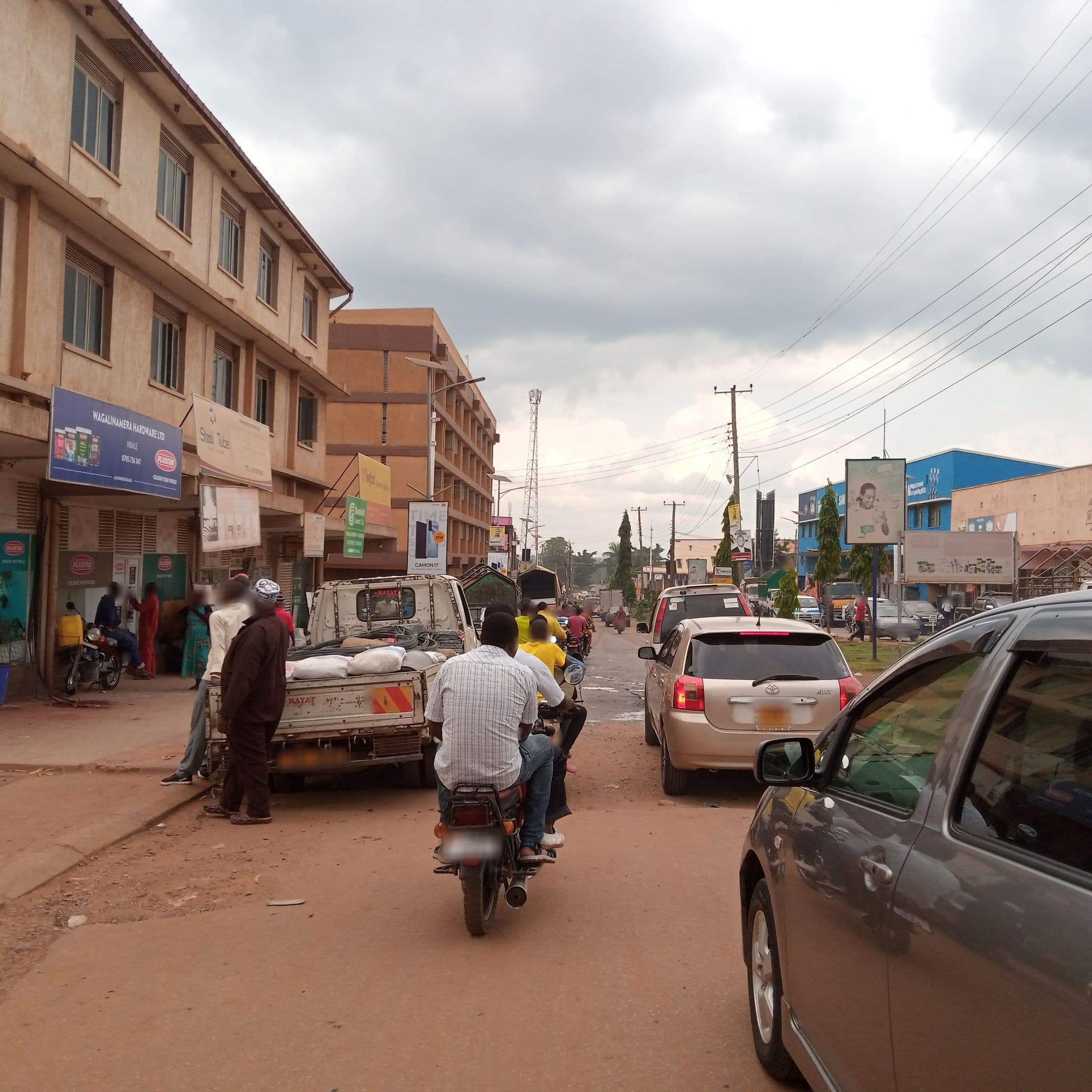Street view near Double star Hotel, Mbale — © vickiemorine (CC BY-SA · Mapillary)