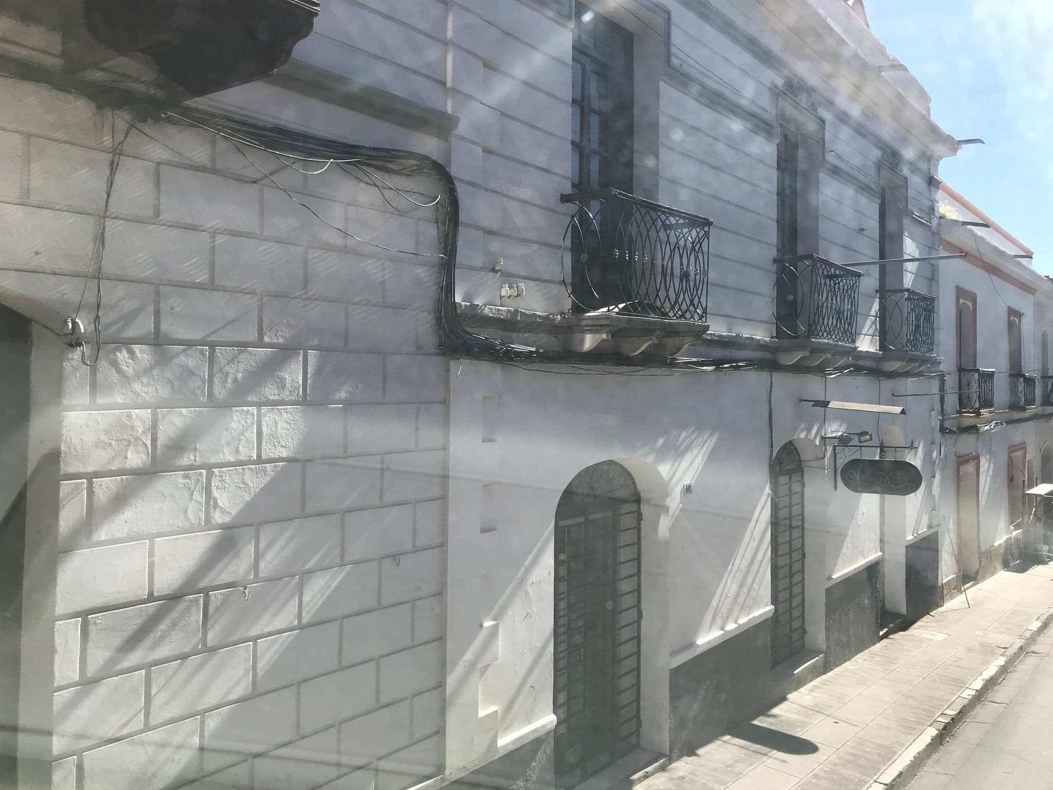 Street view near Hostal Clavel Blanco, Sucre — © ejegg (CC BY-SA · Mapillary)