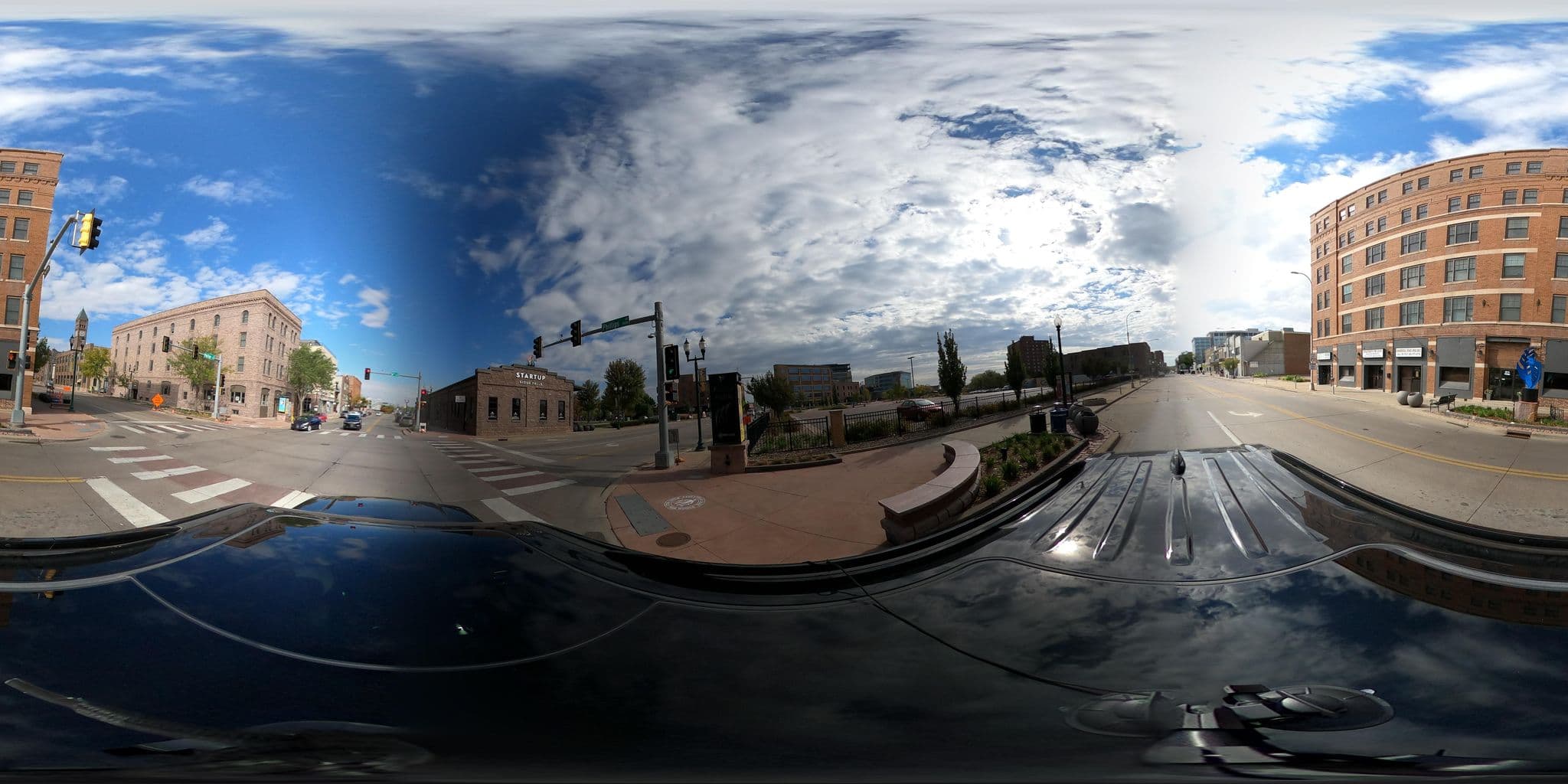Street view near Albert House, Sioux Falls — © justinmeyers (CC BY-SA · Mapillary)