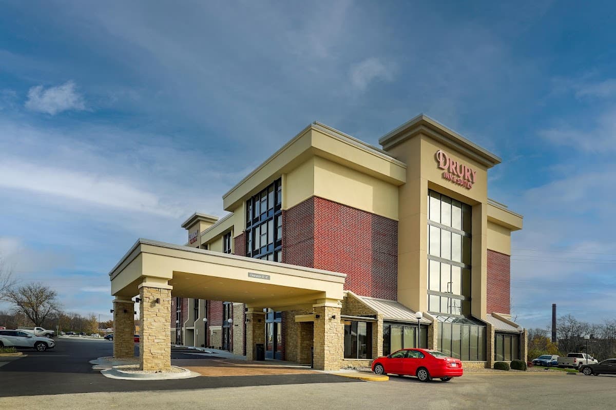 Drury Inn & Suites Springfield, Hotel in Southern View