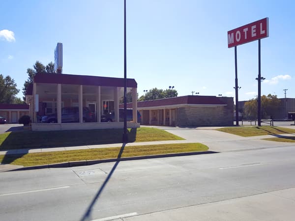 Starlite Motor Lodge, Motel in McConnell AFB