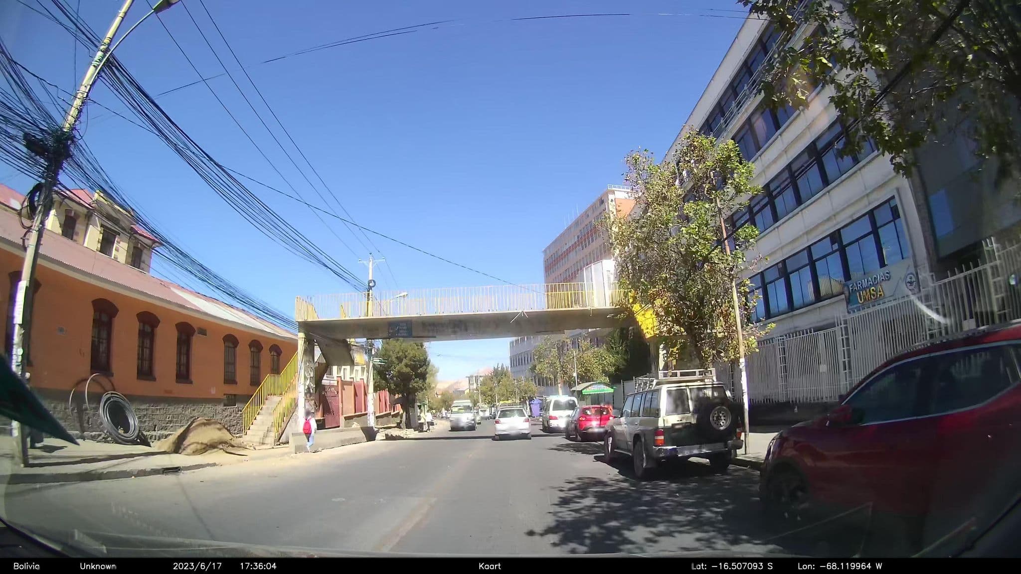 Street view near Edificio Saavedra, La Paz