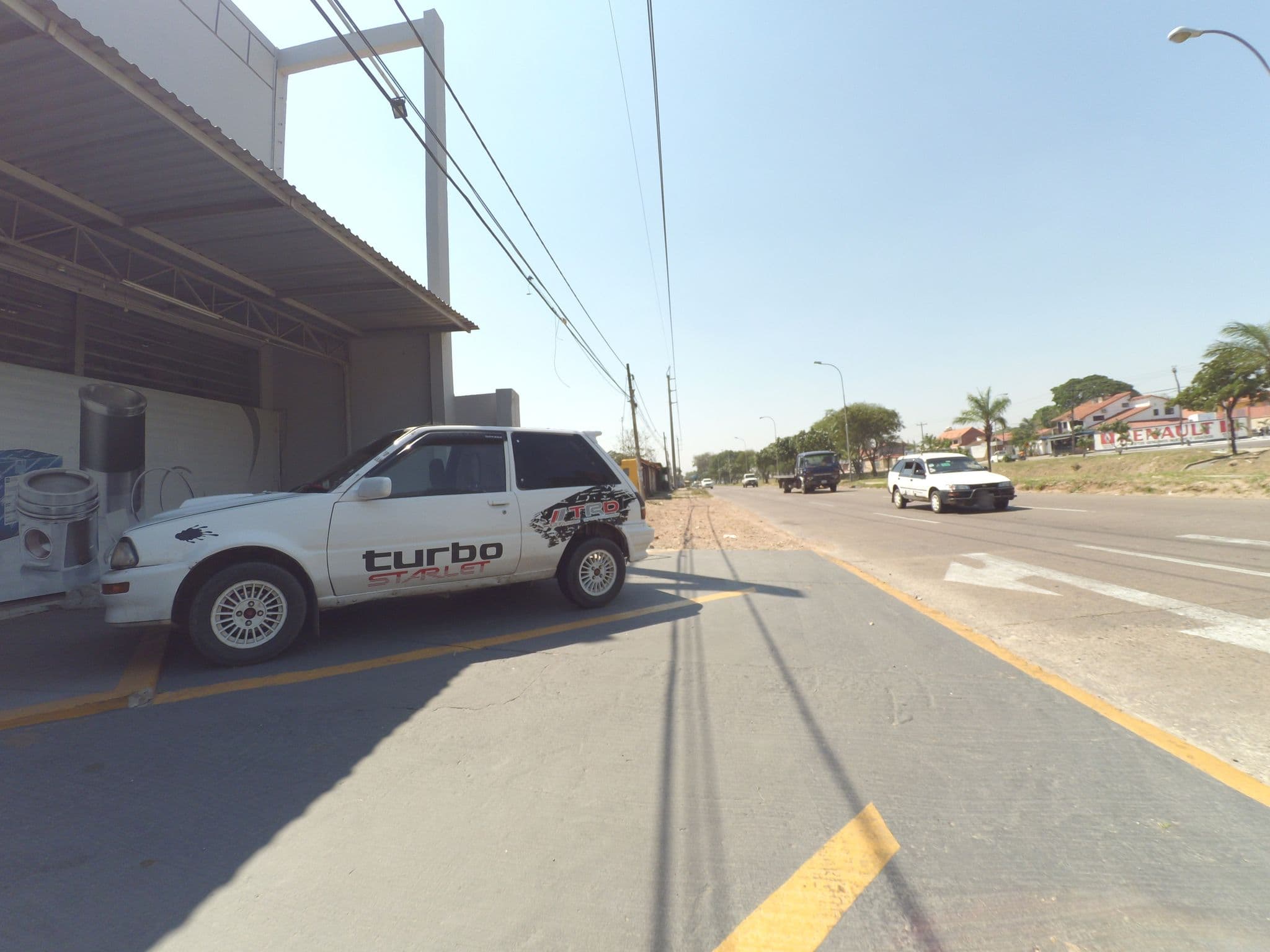 Street view near D'Castilla Hotel Boutique, Santa Cruz de la Sierra