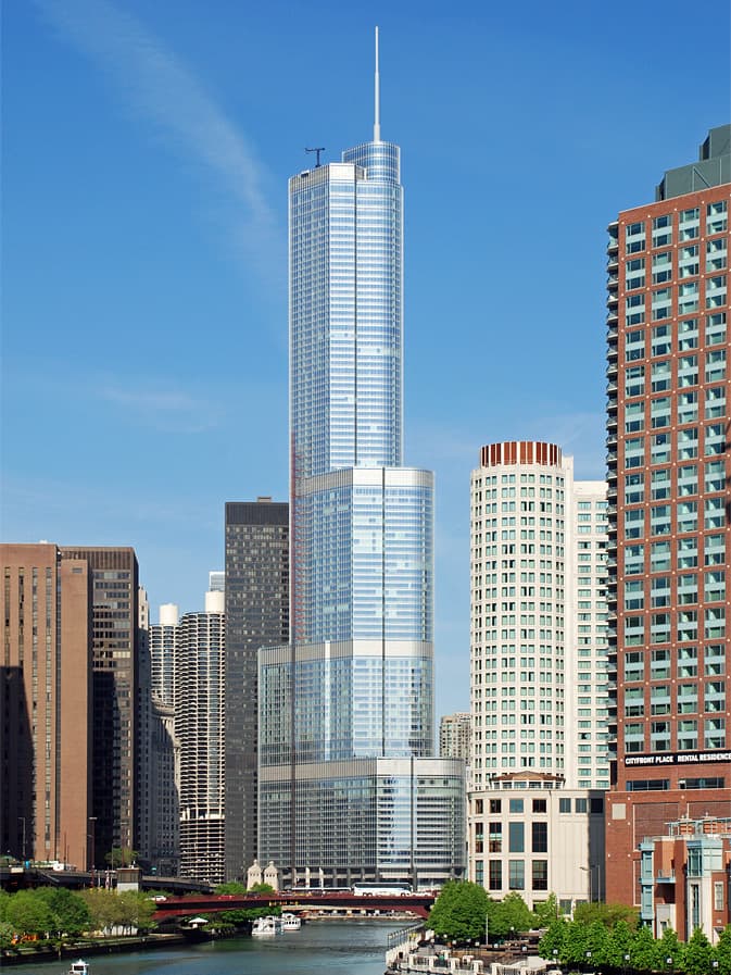 Trump International Hotel & Tower Chicago (via Wikimedia Commons, CC BY 2.0)