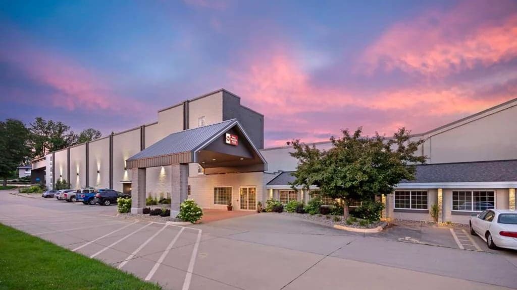 Best Western Plus Longbranch Hotel & Convention Center, Hotel in Marion