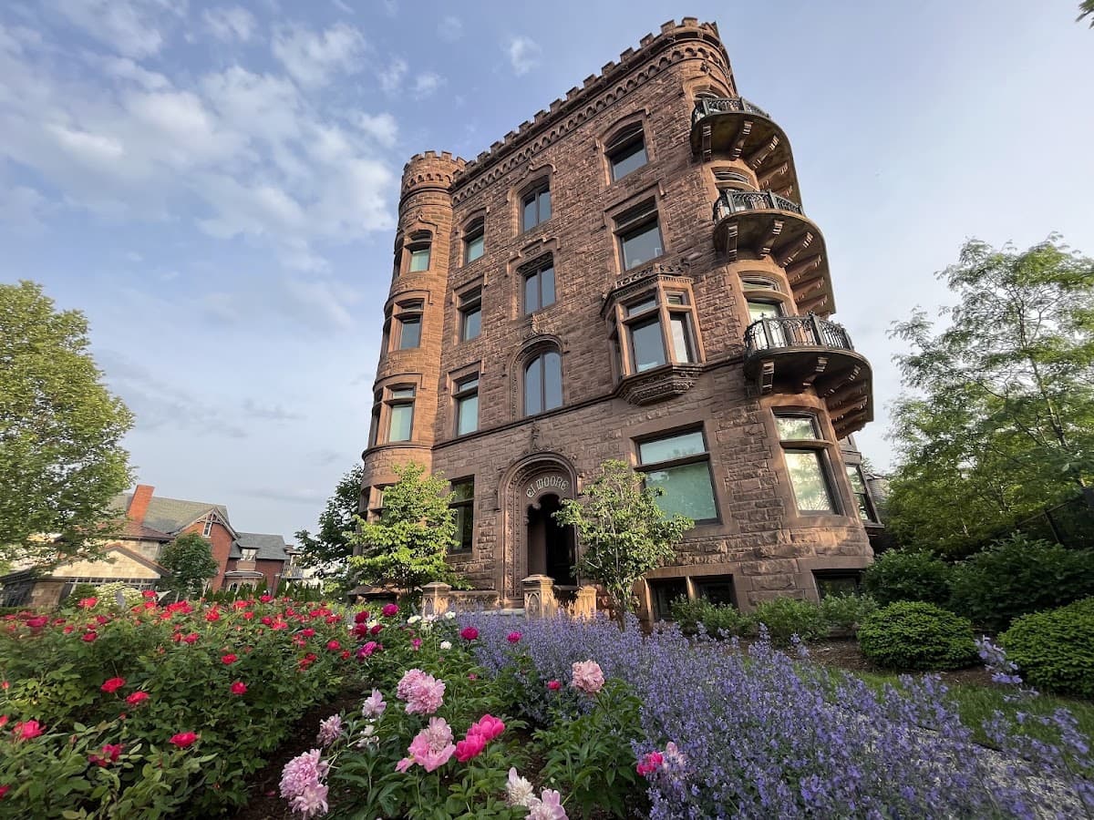 El Moore, Hostel in Detroit