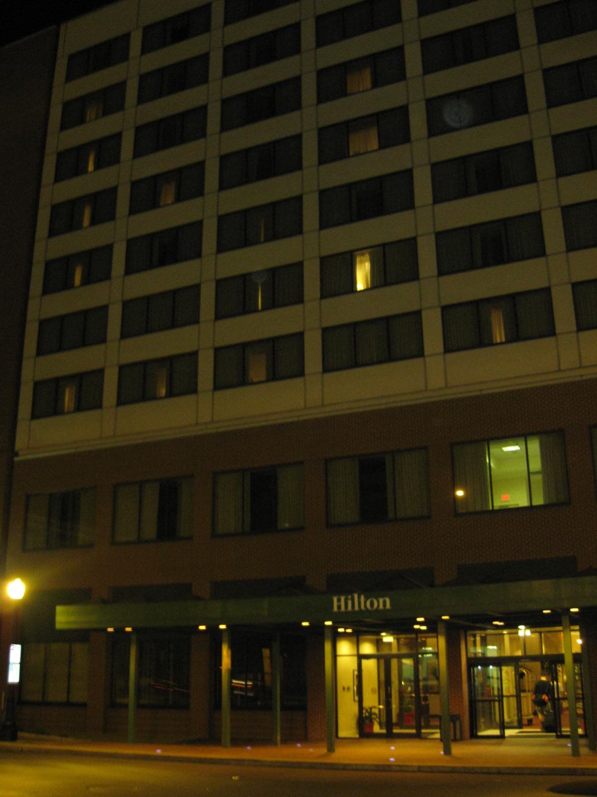Hilton Fort Wayne at the Grand Wayne Convention Center (via Wikimedia Commons, CC BY 2.0)