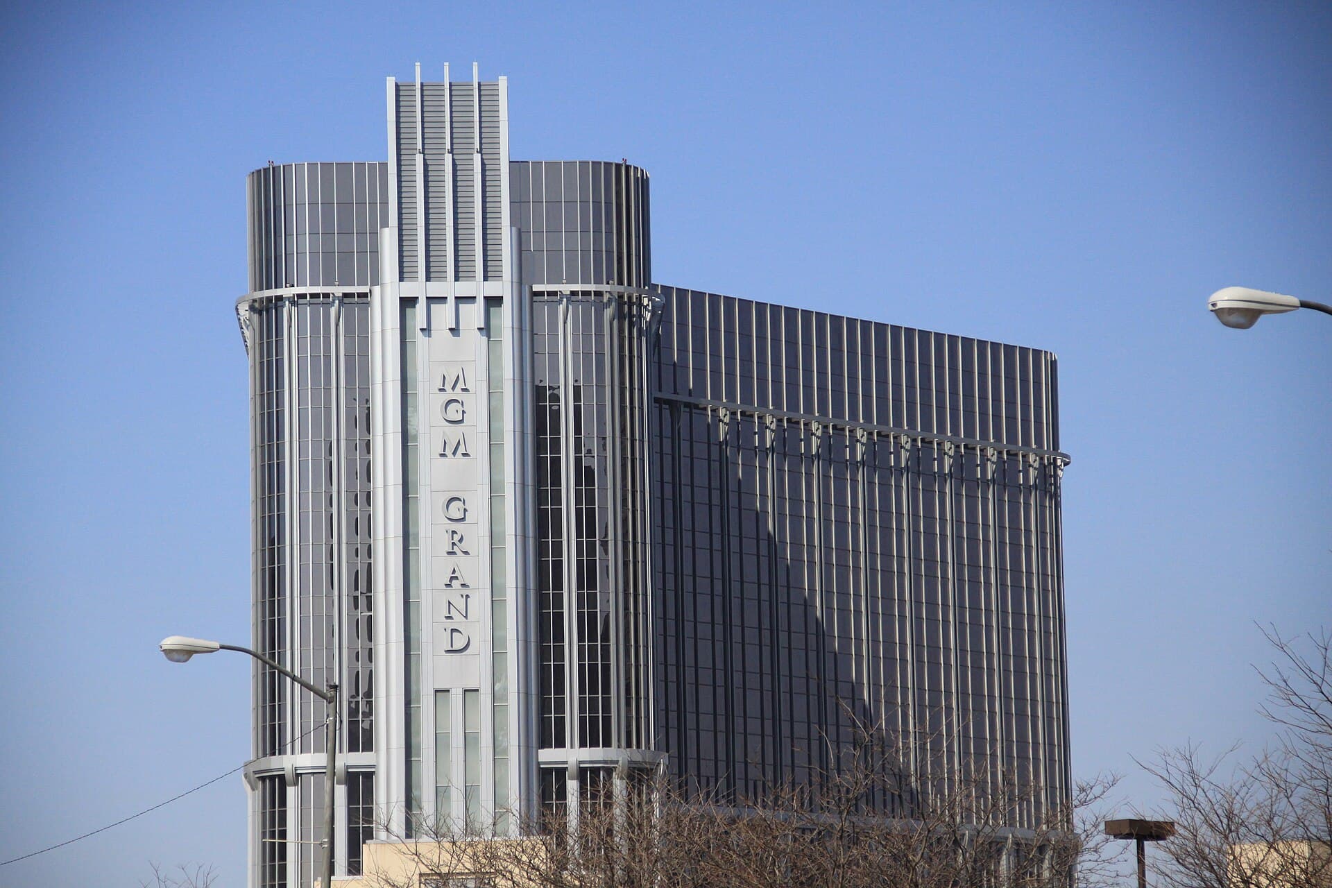 MGM Grand Detroit Hotel (via Wikimedia Commons, CC BY 2.0)