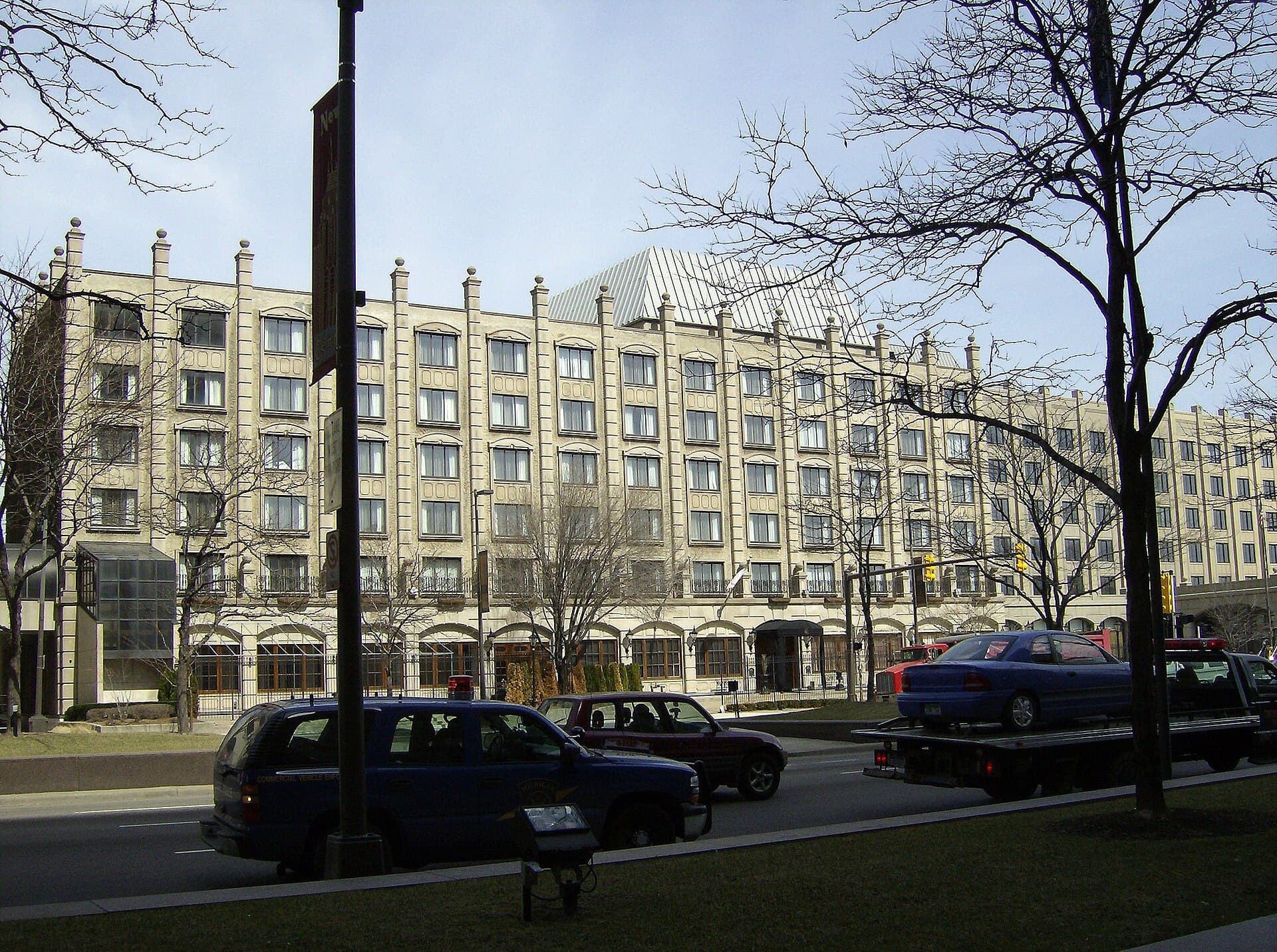 Hotel St. Regis (via Wikimedia Commons, CC BY-SA 3.0)