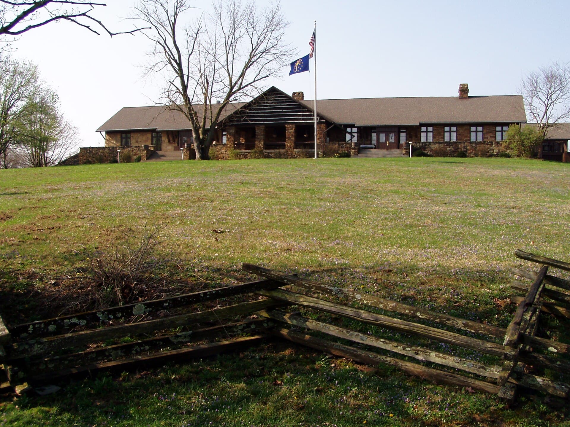 Abe Martin Lodge (via Wikimedia Commons, CC BY-SA 4.0)