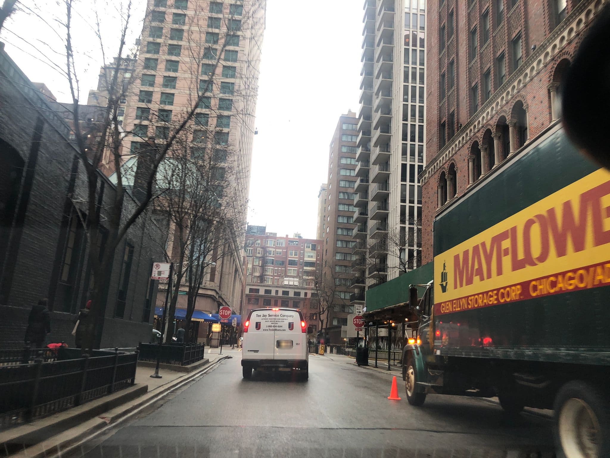 Street view near Raffaello Hotel, Near North Side — © glendachagas (CC BY-SA · Mapillary)