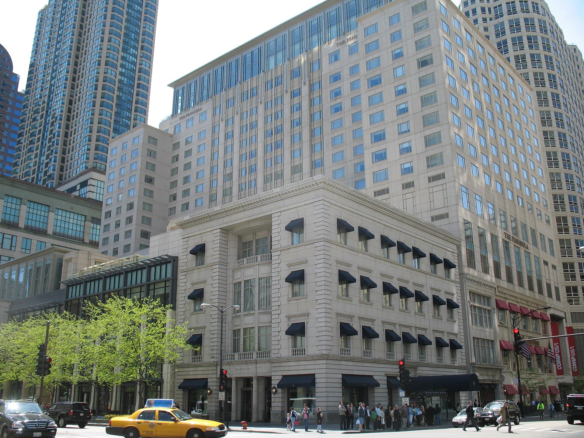 The Peninsula Chicago (via Wikimedia Commons, CC BY-SA 3.0)