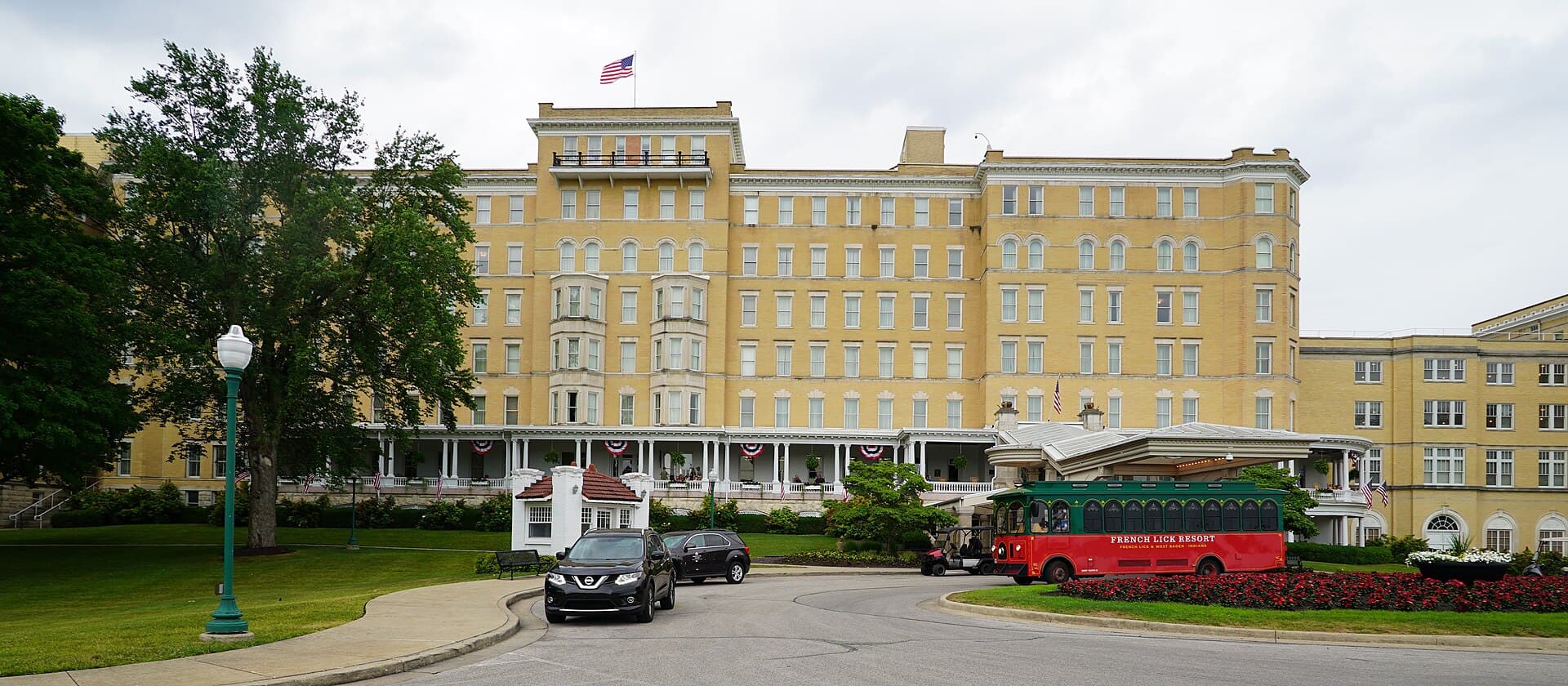 French Lick Springs Hotel (via Wikimedia Commons, CC BY-SA 4.0)
