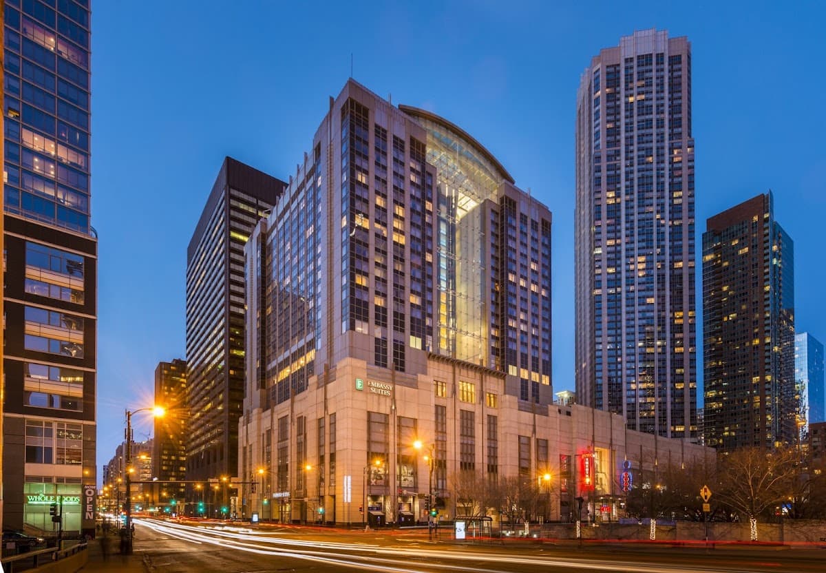 Embassy Suites by Hilton Chicago Downtown Magnificent Mile, Hotel in Chicago Loop