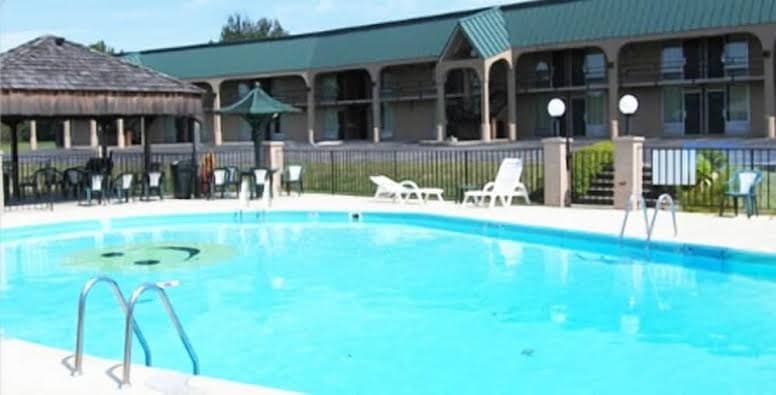 Mariann Travel Inn, Hotel in Scottsburg