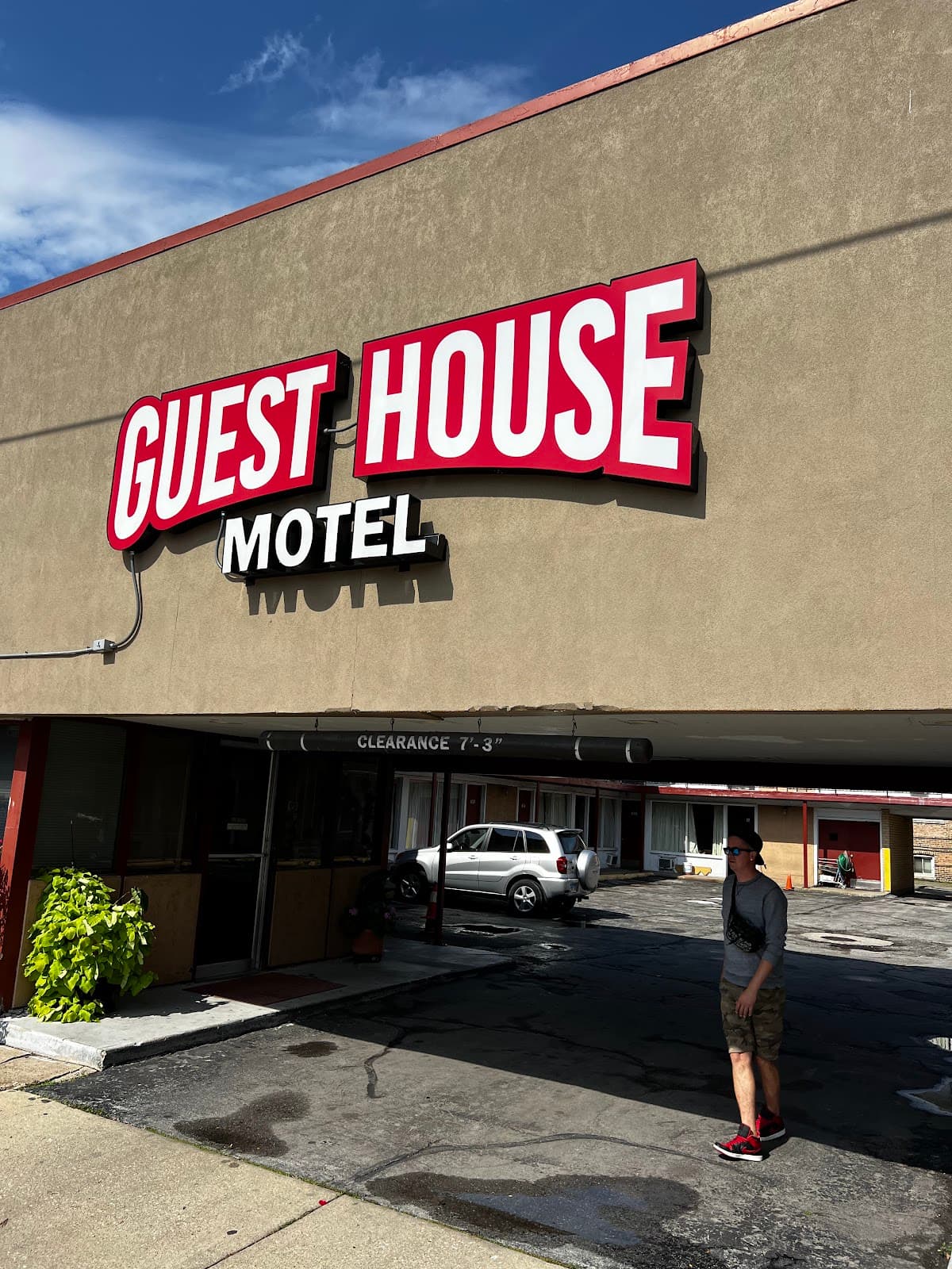 Guest House Motel, Motel in Lincoln Square
