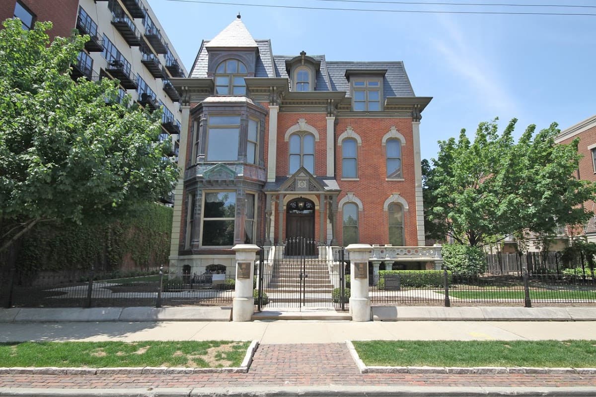 Wheeler Mansion, Guesthouse in Near South Side