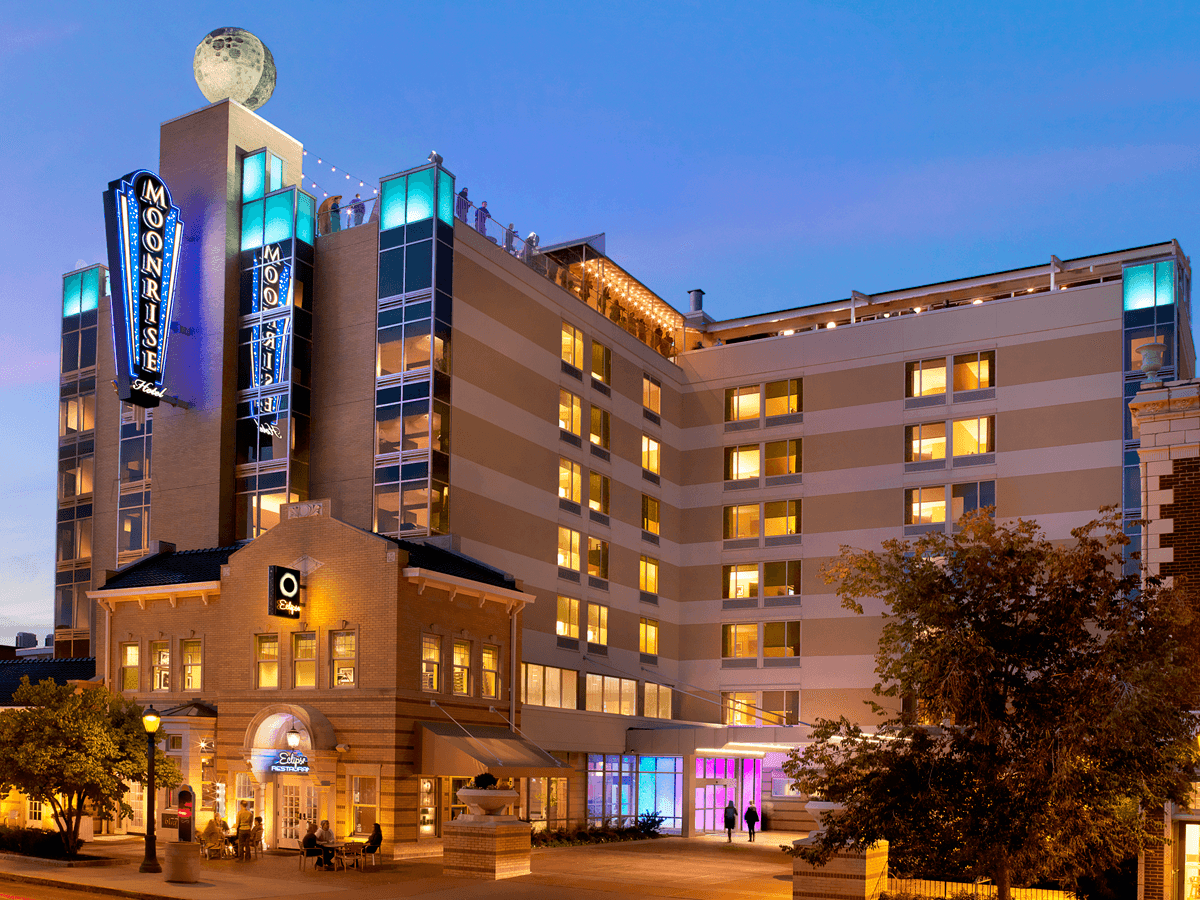 Moonrise Hotel, Hotel in University City