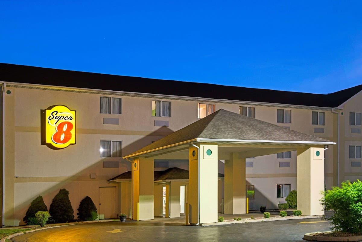 Super 8 by Wyndham Pontoon Beach IL/St. Louis MO Area, Motel in Pontoon Beach