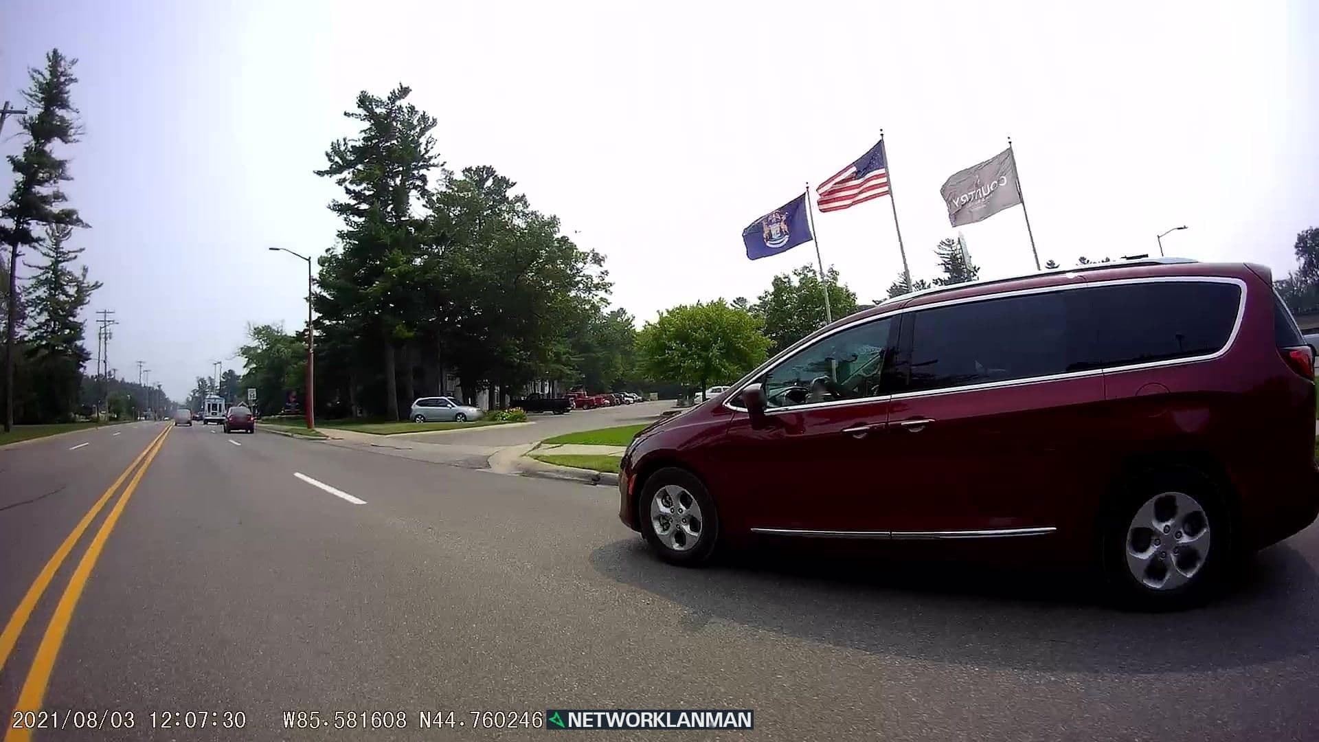 Street view near Comfort Inn, Traverse City — © networklanman (CC BY-SA · Mapillary)