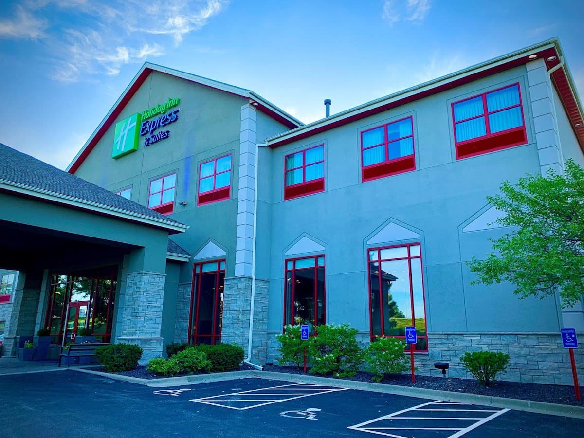 Holiday Inn Express & Suites Olathe North, Hotel in Olathe