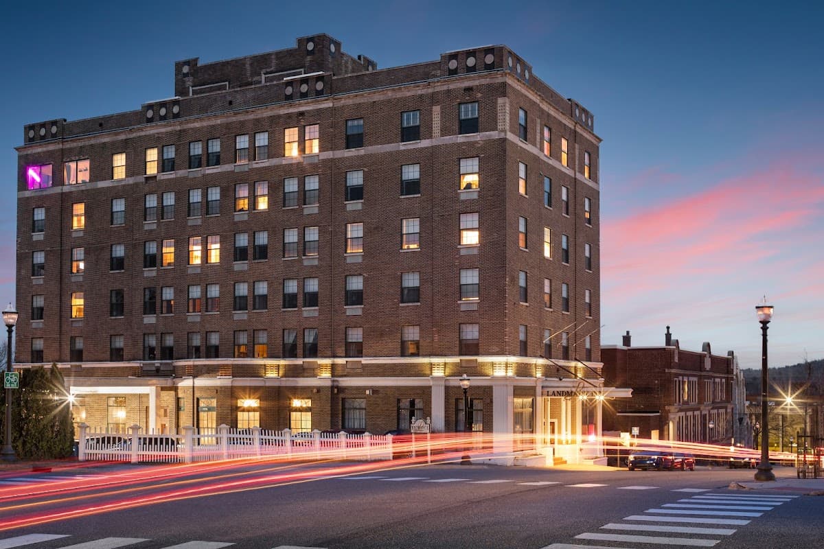 Landmark Inn, Hotel in Marquette