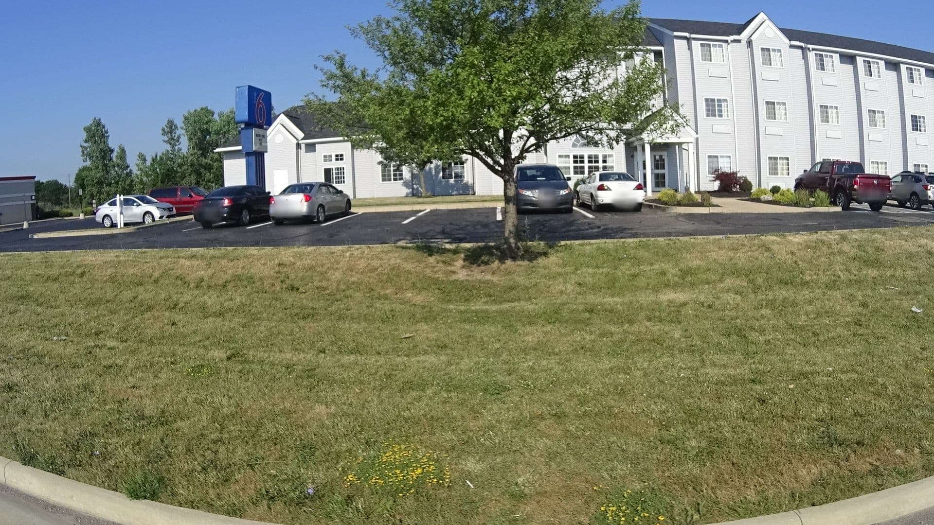 Street view near Motel 6, Sandusky — © mwroblewski (CC BY-SA · Mapillary)