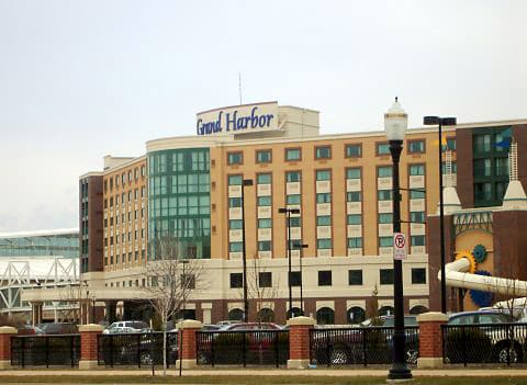 Grand Harbor Resort & Waterpark (via Wikimedia Commons, CC BY-SA 3.0)