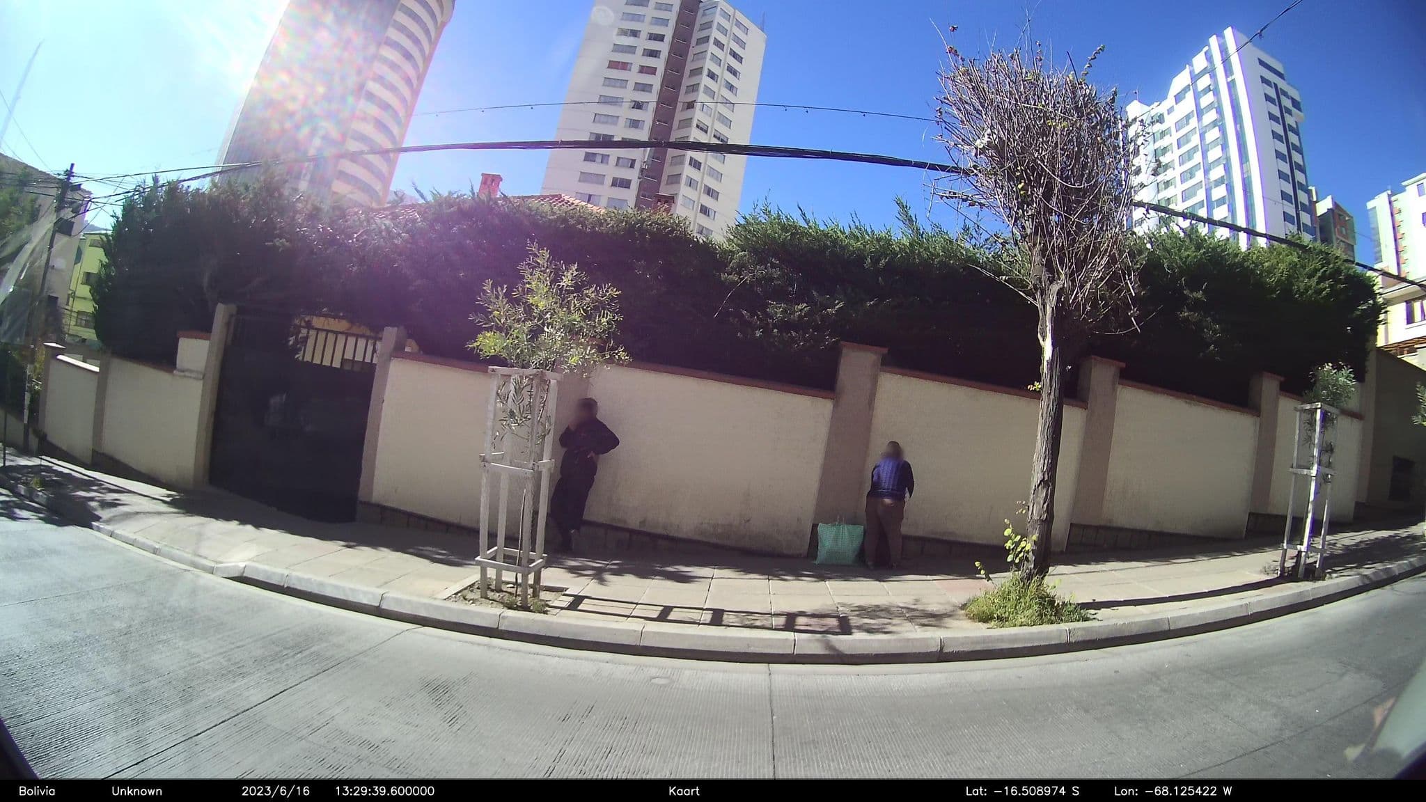 Street view near Maison de la Bolivie, La Paz