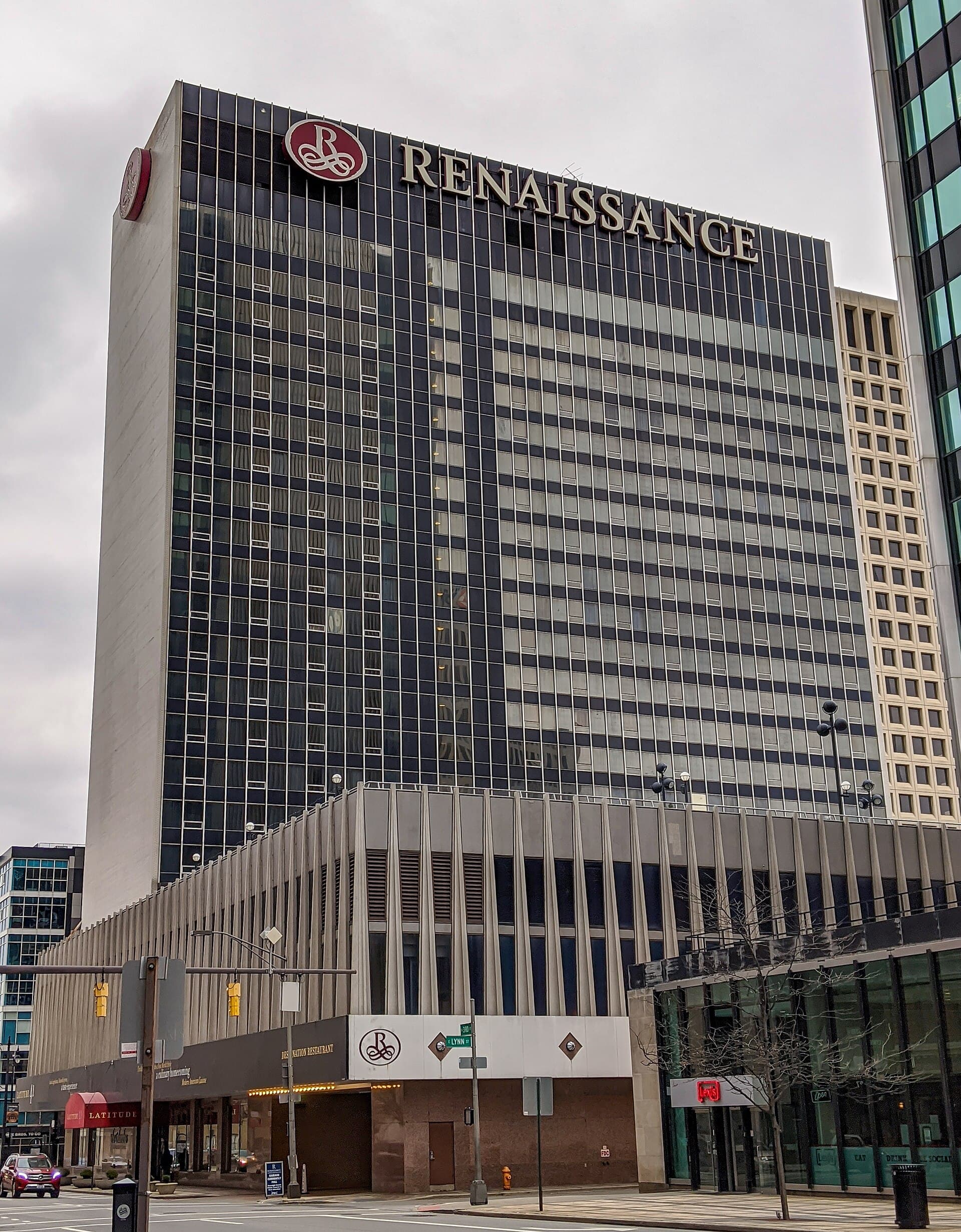Renaissance Columbus Downtown Hotel (via Wikimedia Commons, CC BY-SA 4.0)
