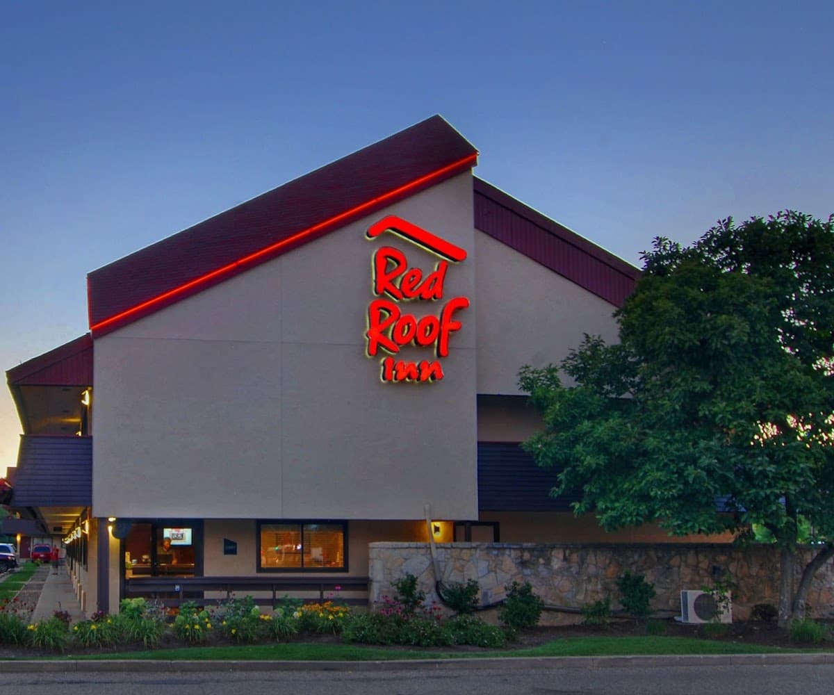 Red Roof Inn, Hotel in North Canton