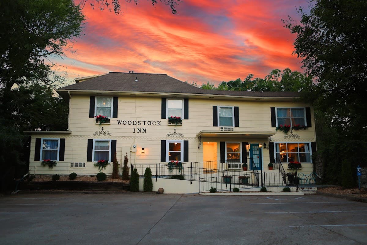 Woodstock Inn Bed & Breakfast, Hotel in Independence