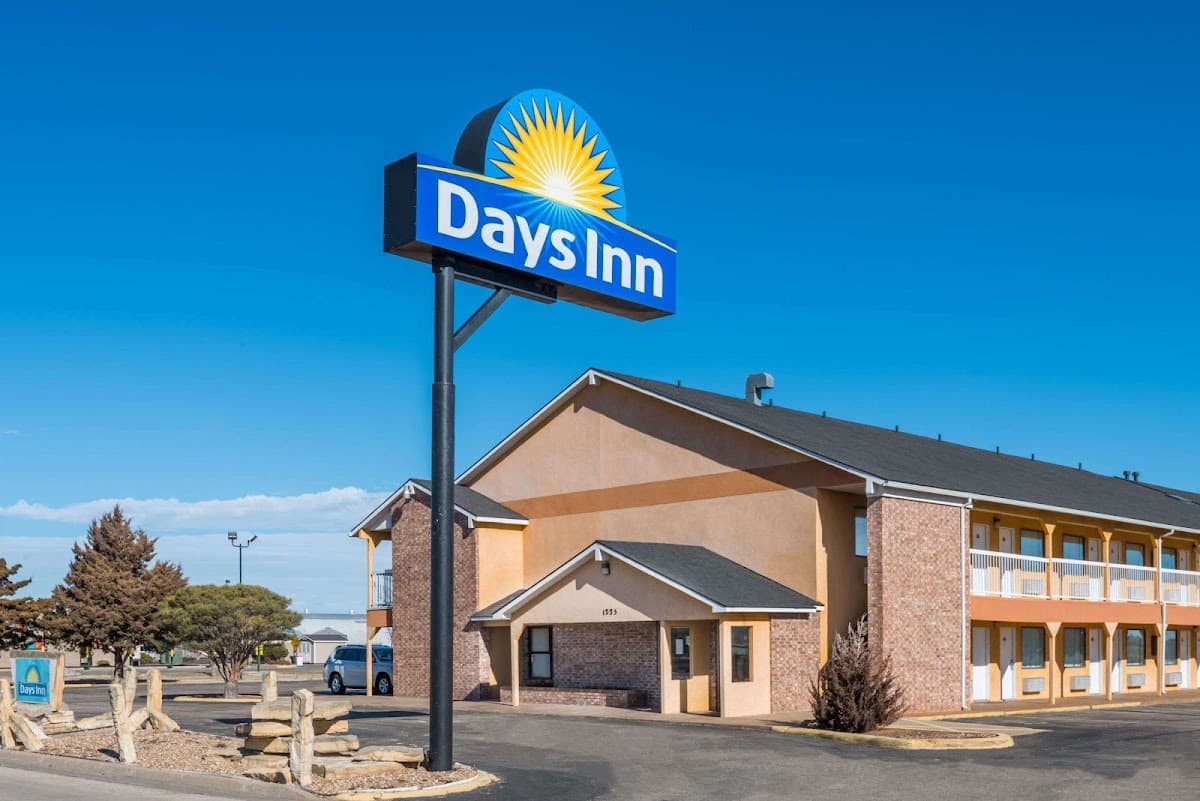 Days Inn by Wyndham Russell, Hotel in Russell