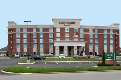 Courtyard Youngstown Canfield, Hotel in Canfield