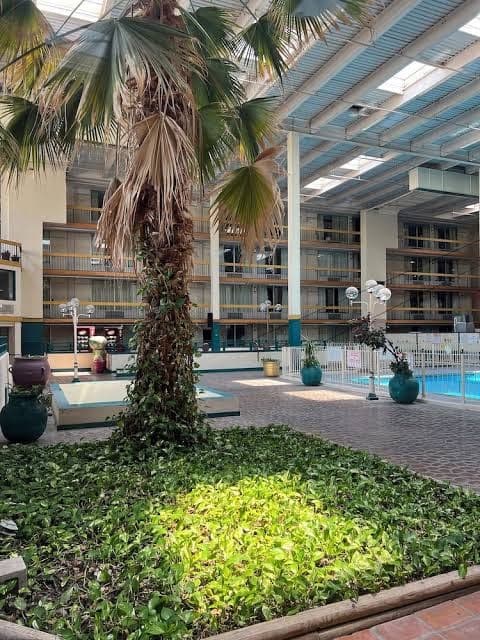 The Lodge Hotel and Banquets, Motel in Saint Charles