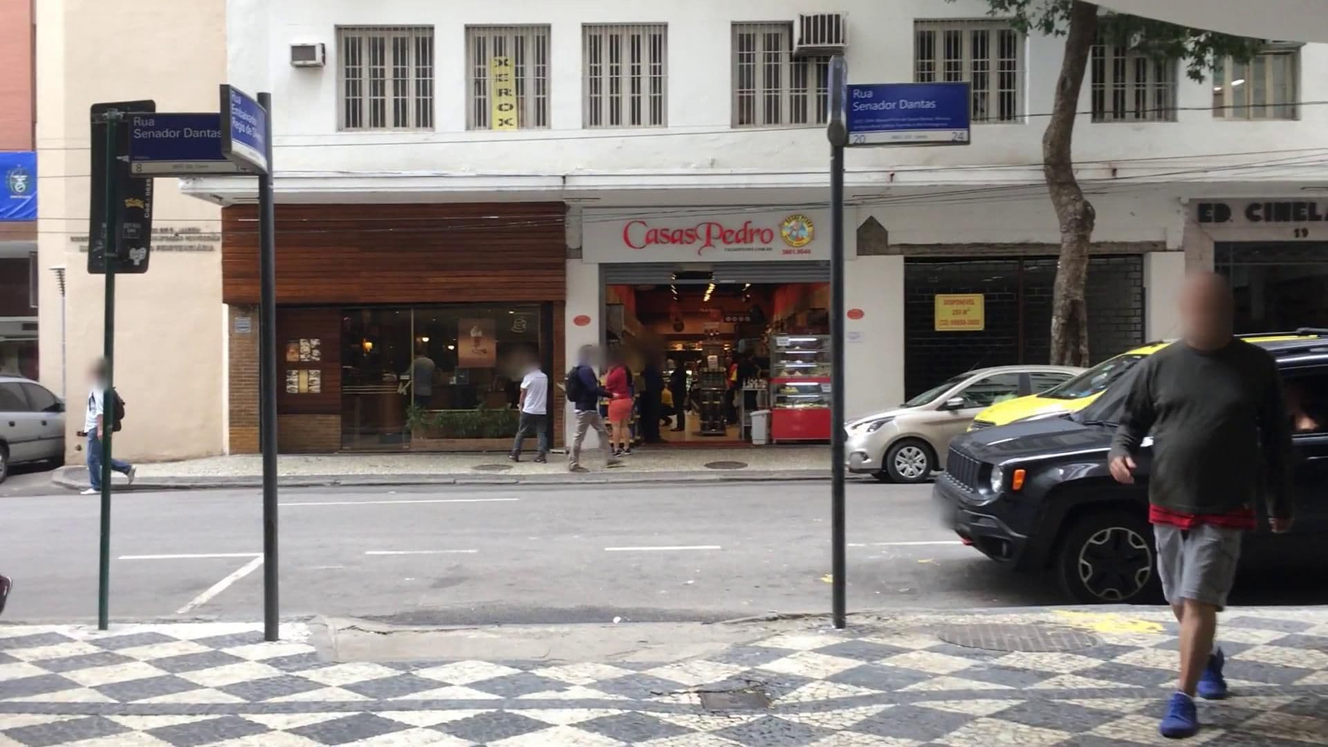 Street view near Windsor Astúrias, Rio de Janeiro — © nighto (CC BY-SA · Mapillary)