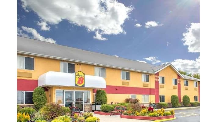 Super 8 by Wyndham Medina, Motel in Medina