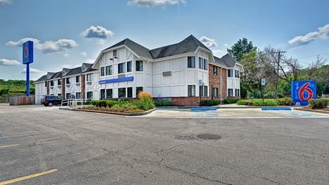 Motel 6 Chicago North - Glenview, Motel in Northbrook