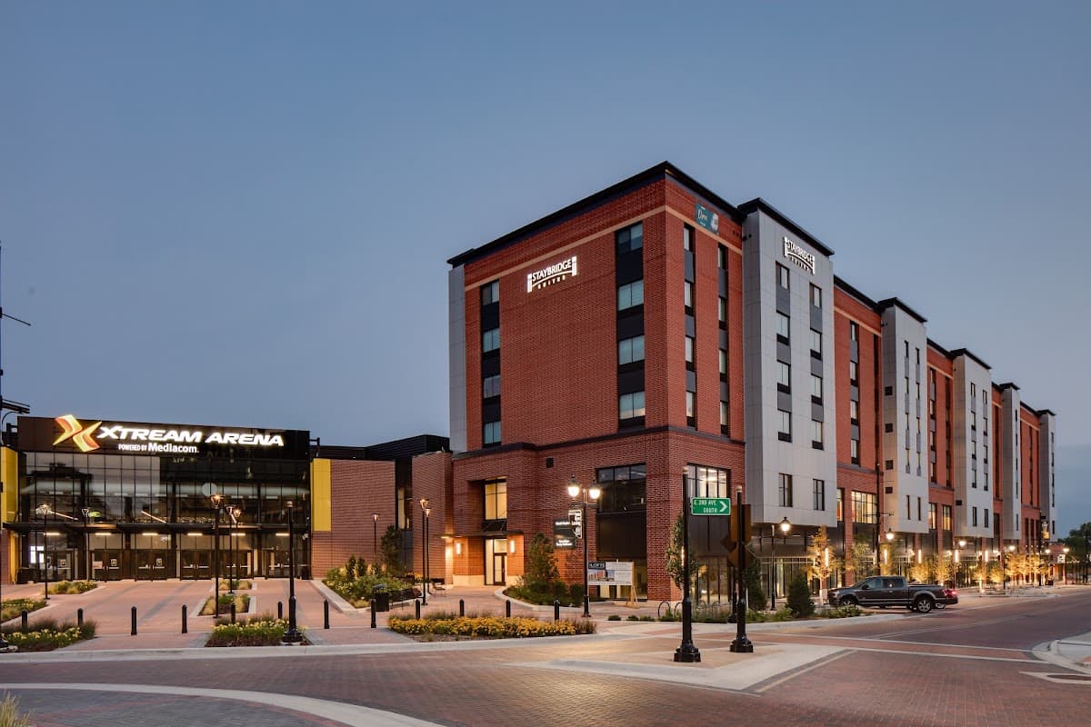 Staybridge Suites Iowa City - Coralville, Hotel in Coralville