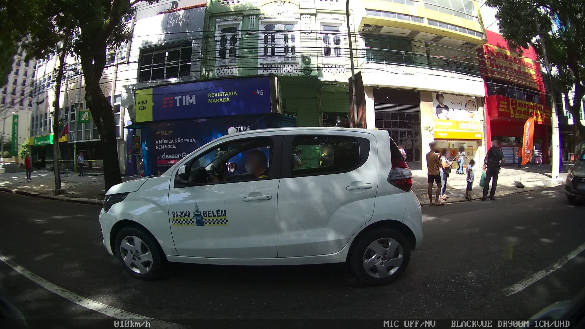 Street view near Hotel Grão Pará, Belém — © kaart_2 (CC BY-SA · Mapillary)