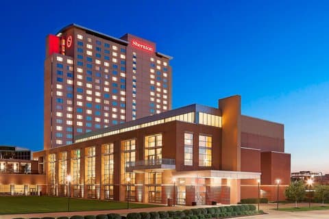Sheraton Overland Park Hotel at the Convention Center, Hotel in Leawood